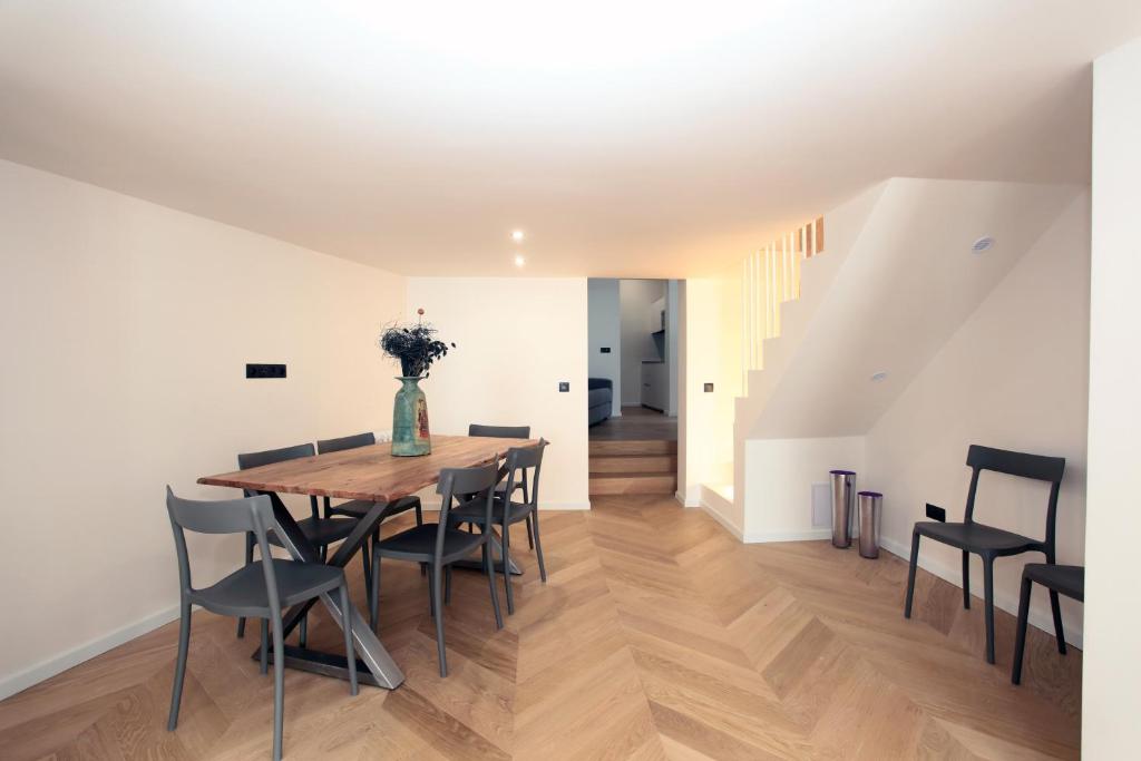 The Apartment House - Mezibranska - Superior Apartment