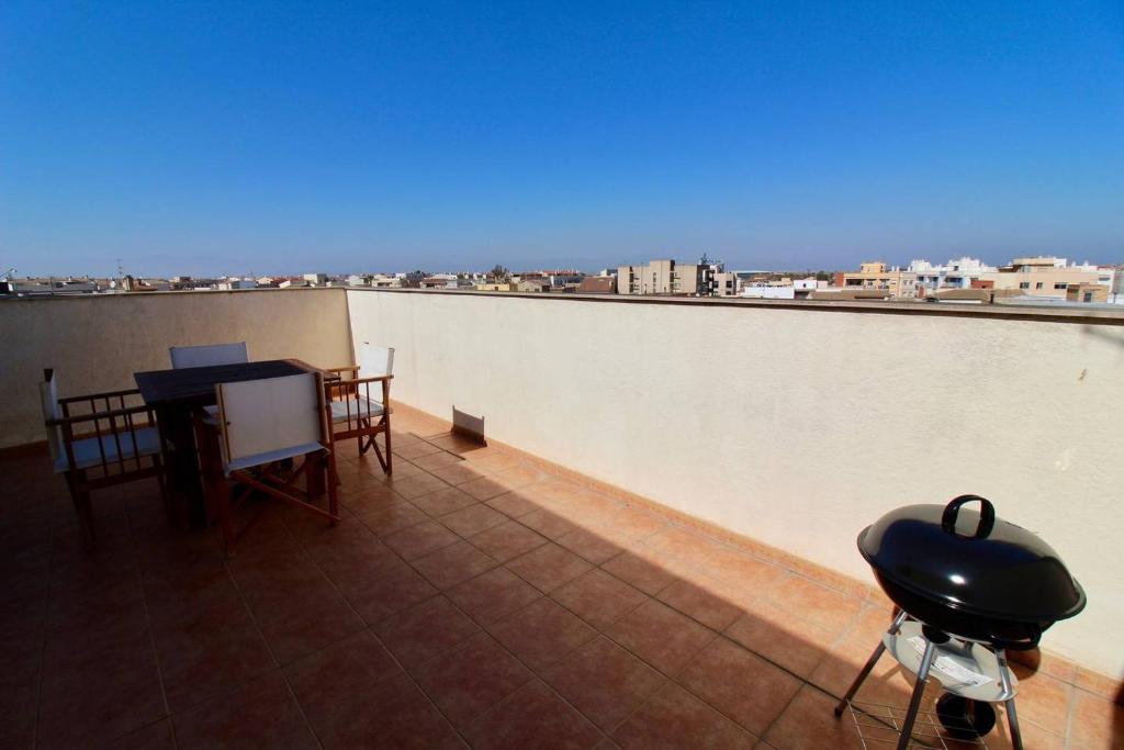 Balkón nebo terasa v ubytování Delta Ebre terraza. A 950 m de L'Ebre, WIFI. Locamar Appt Paula