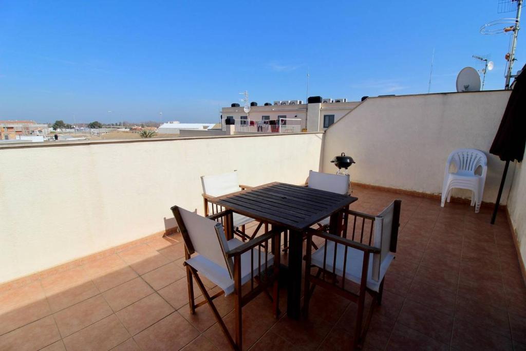 Balkón nebo terasa v ubytování Delta Ebre terraza. A 950 m de L'Ebre, WIFI. Locamar Appt Paula