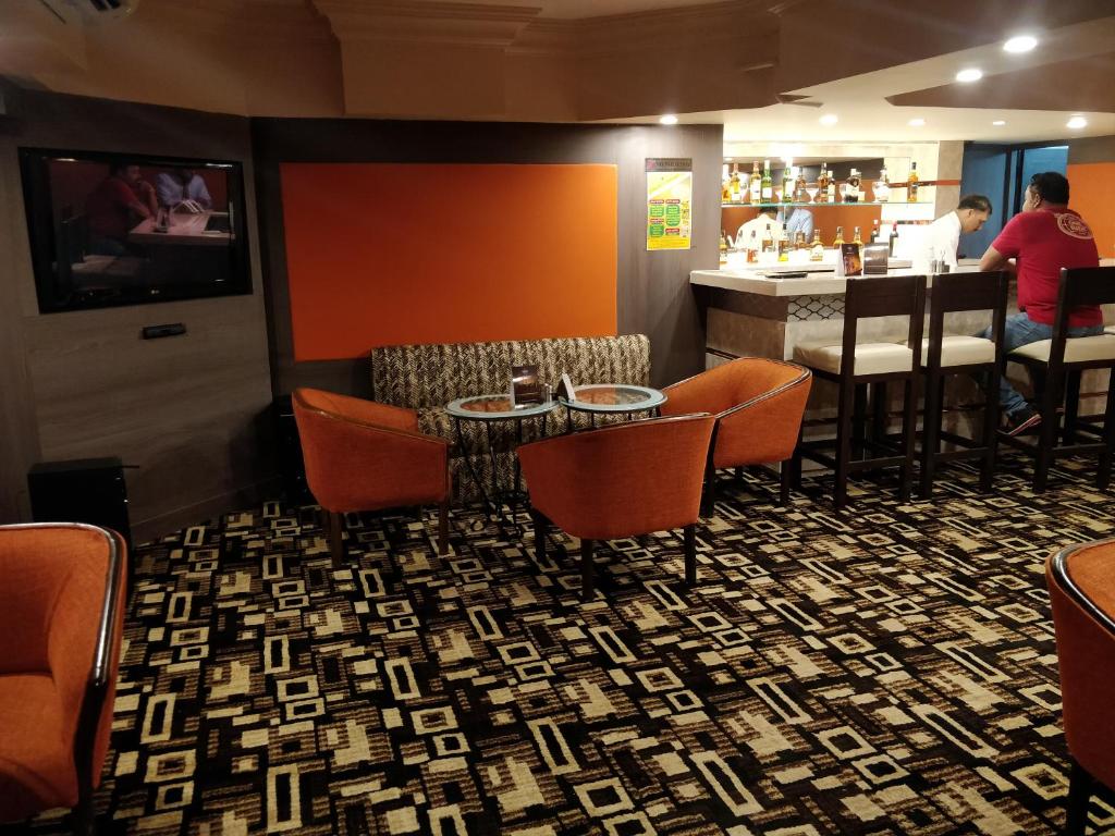Lounge nebo bar v ubytování Hotel Hindusthan International, Varanasi
