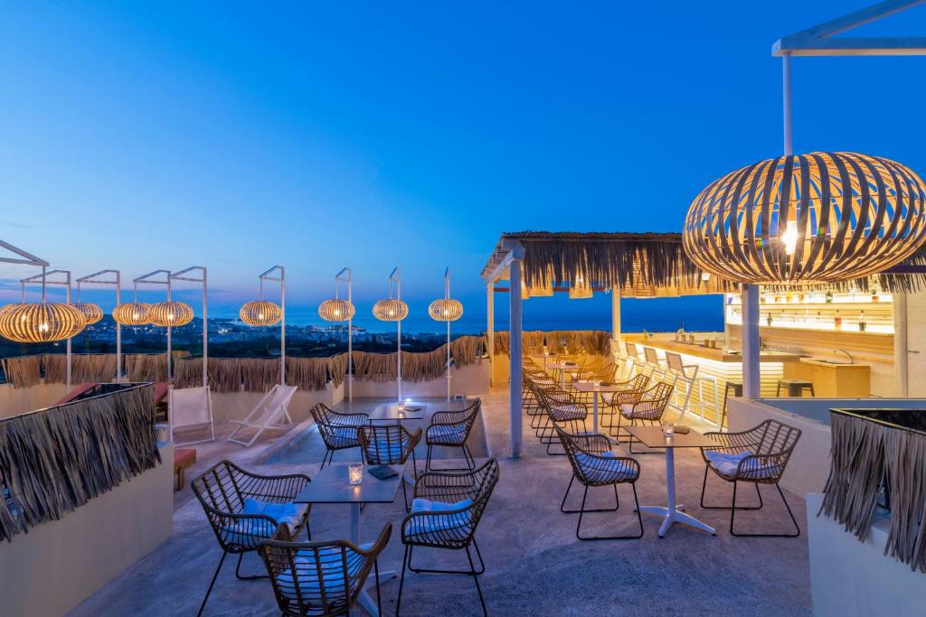 Restoran atau tempat lain untuk makan di Villa Elite "by Checkin" Adults Only