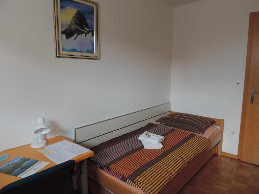 Uma cama ou camas num quarto em Marijin dom - Retreat House
