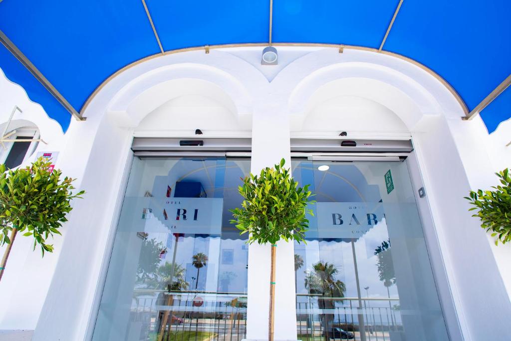 Hotel Bari - Primera Línea Playa, Conil de la Frontera ...