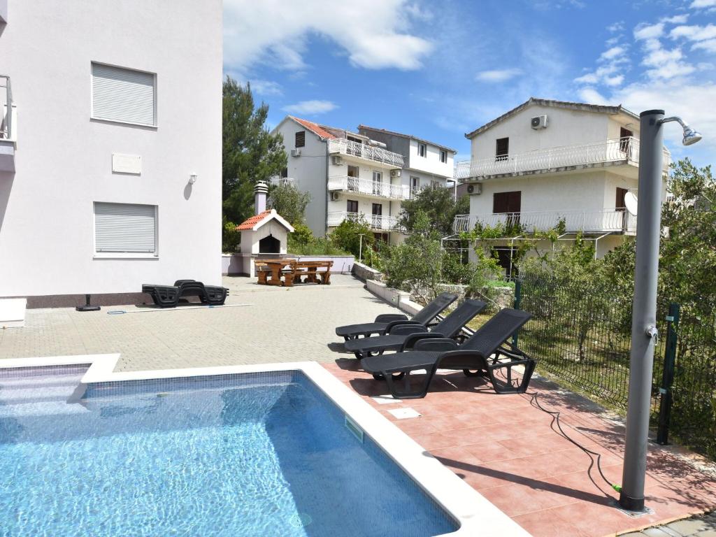Fotografia z galérie ubytovania Nice apartment with shared swimming pool only 500m from the beach and 4km from Trogir v Trogiri