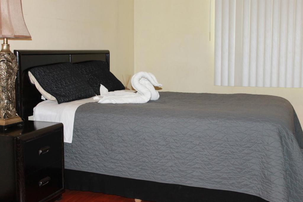 Amazing home in Ensenada w/ 3 Bedrooms, Jacuzzi and WiFi