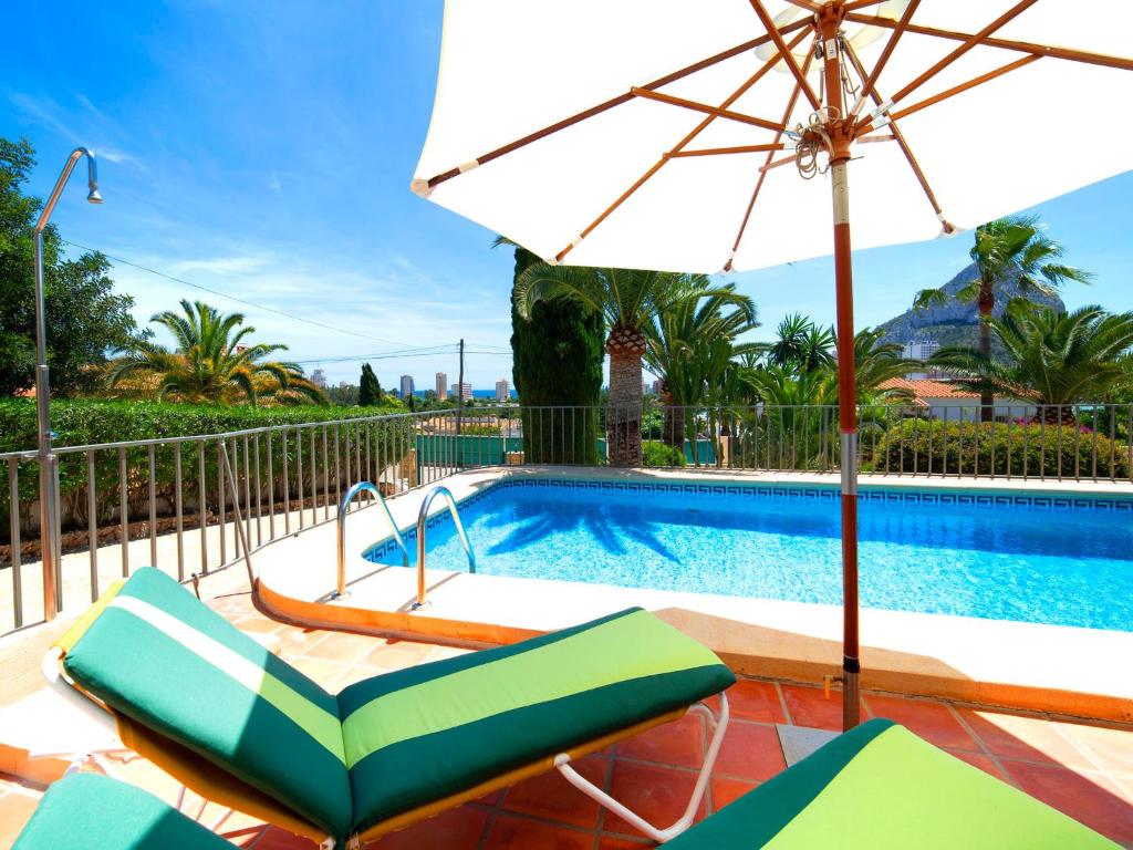 Bazén v ubytovaní Holiday Home Alma by Interhome alebo v jeho blízkosti