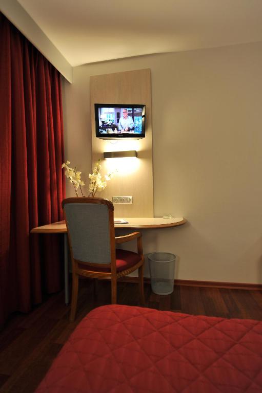 TV a/nebo společenská místnost v ubytování Sud Hotel