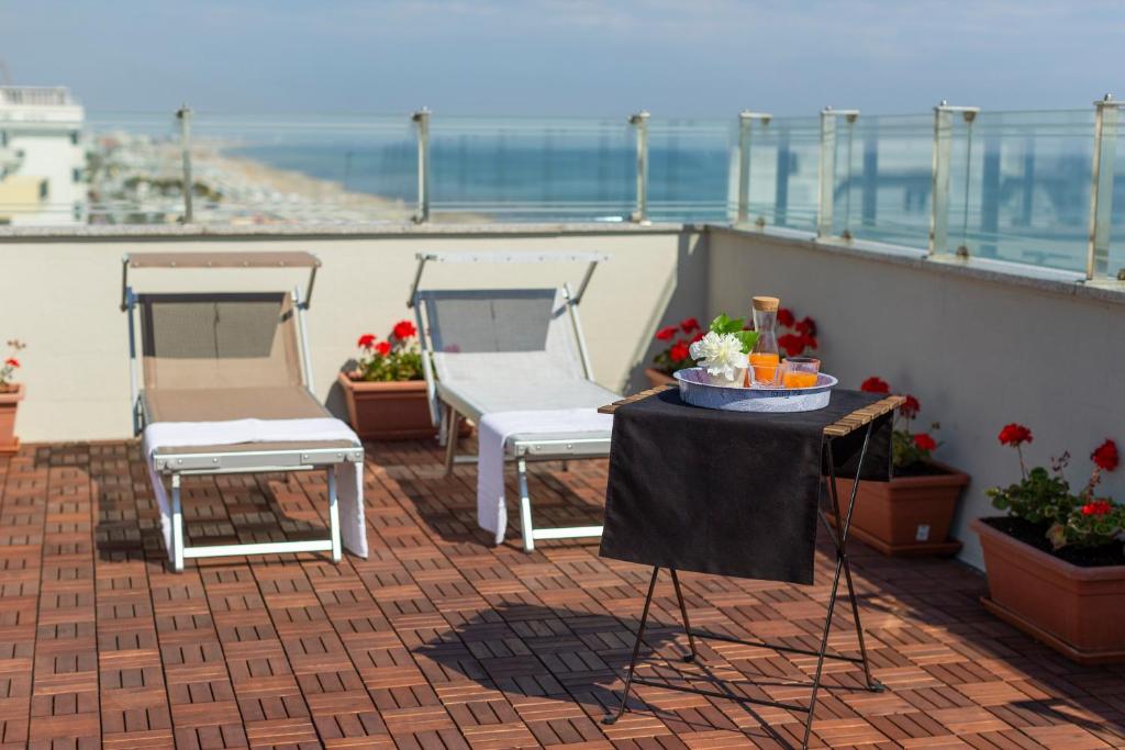 Little Hotel - Resim 29