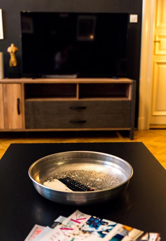 Televízia a/alebo spoločenská miestnosť v ubytovaní R38 - Artists luxury home