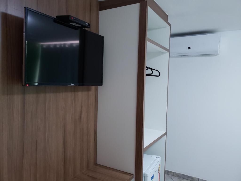  Executive Plaza Hotel