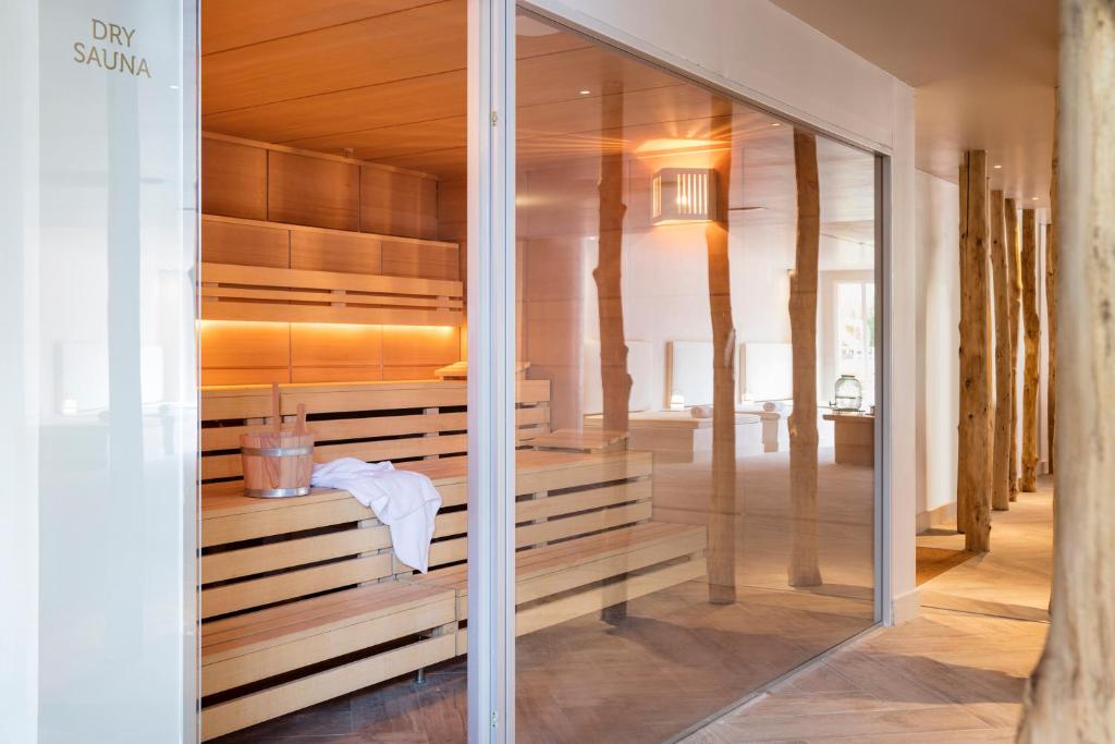 Imagen de la galería de Luna Park Hotel Yoga & Spa, en Malgrat de Mar