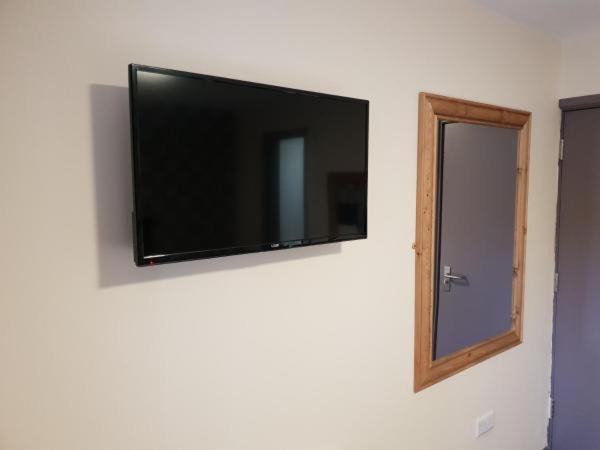 The Avenue Club and Lodge - Resim 18