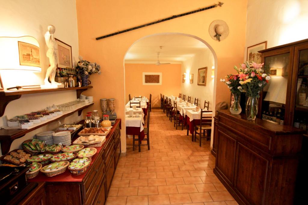 Restoranas ar kita vieta pavalgyti apgyvendinimo įstaigoje Hotel Nizza