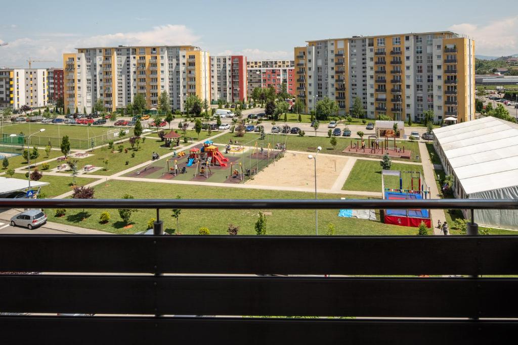 Brasov Holiday Apartments - Park Apartment With Balcony