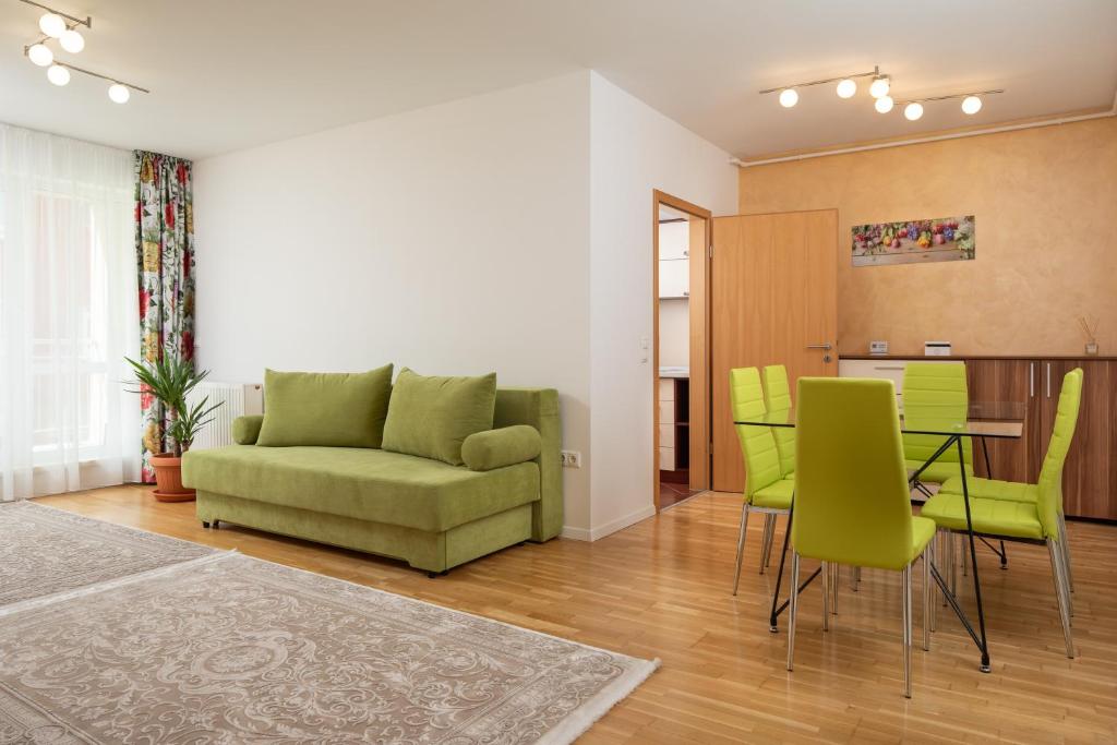 Brasov Holiday Apartments - Panoramic 11 Two-Bedroom Apartment