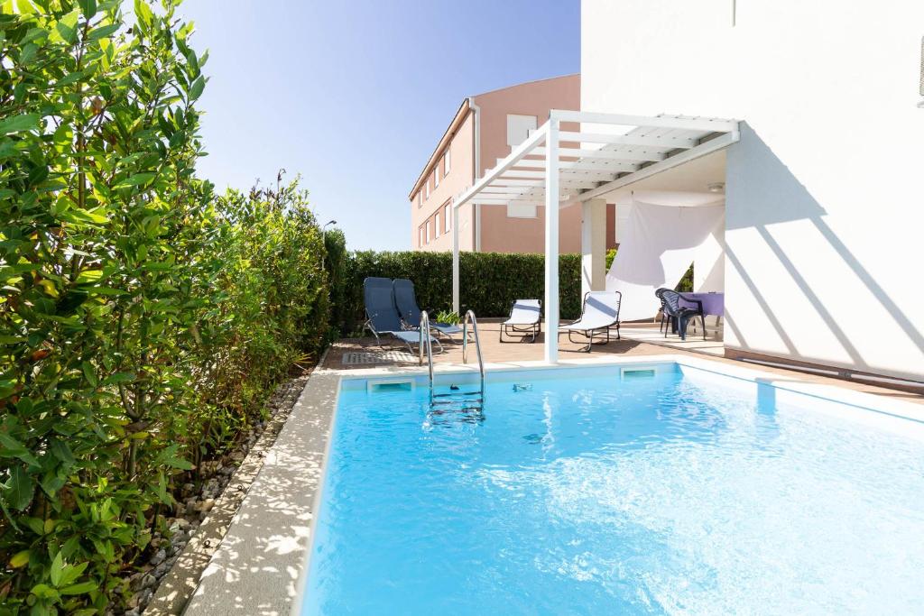 Bazén v ubytování Apartment Samba with private pool nebo v jeho okolí