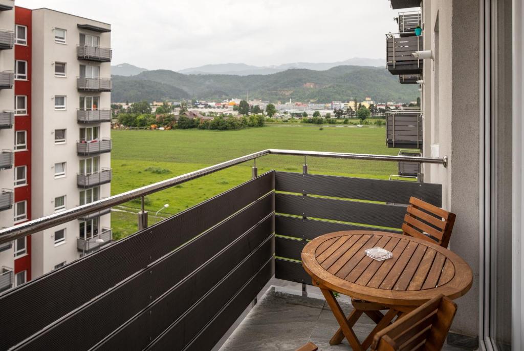 Brasov Holiday Apartments - Butterfly Apartment With Balcony