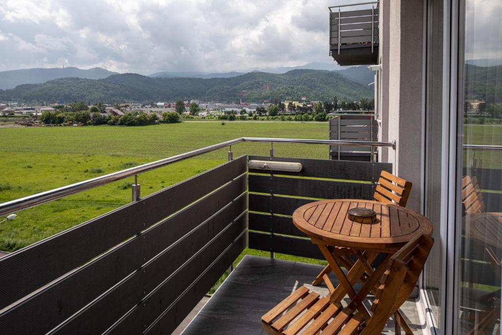 Brasov Holiday Apartments - Nature Apartment With Balcony