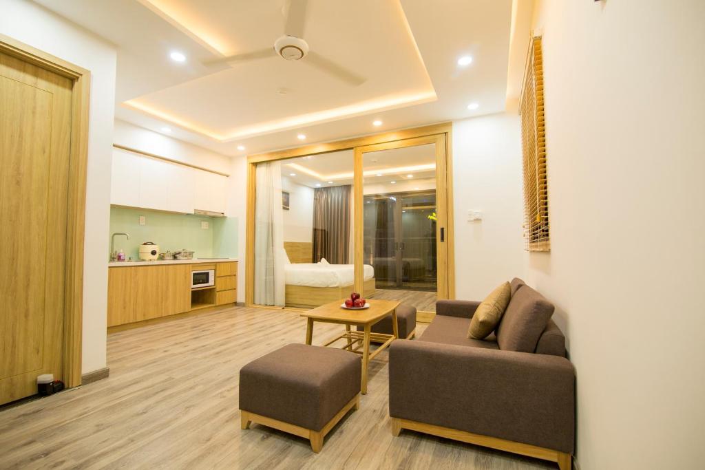 Khu vực ghế ngồi tại TONY ESTATES Danang Beach Luxury Apartments