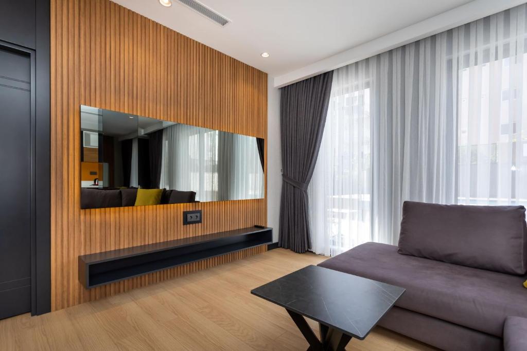 A seating area at Nox Suite
