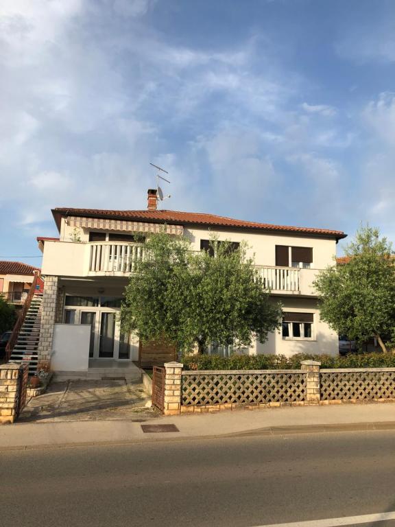 Budova, v ktorej sa apartmán nachádza
