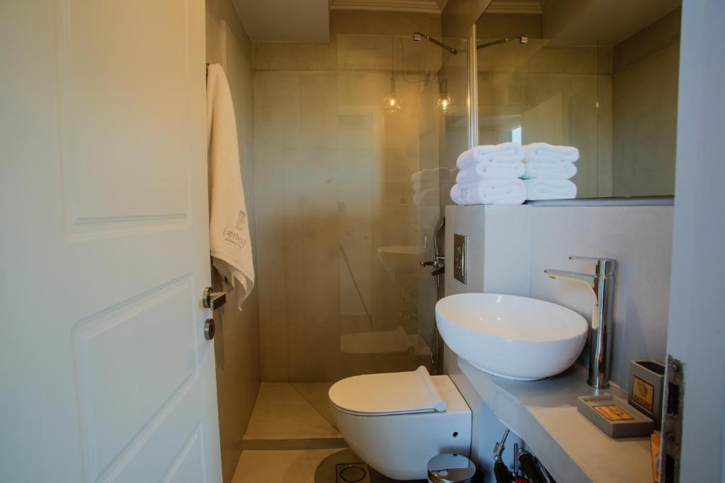 Aethra Boutique Rooms - 15