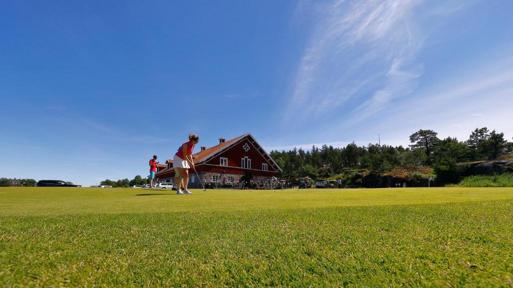 Golf v hotelu nebo okolí