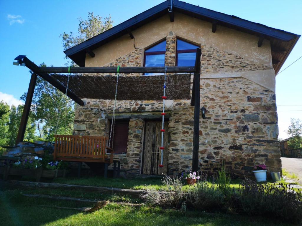 Budova, v ktorej sa dom na vidieku nachádza