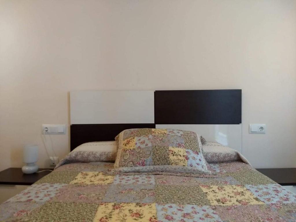 Postel nebo postele na pokoji v ubytování LaMiranda Benidorm