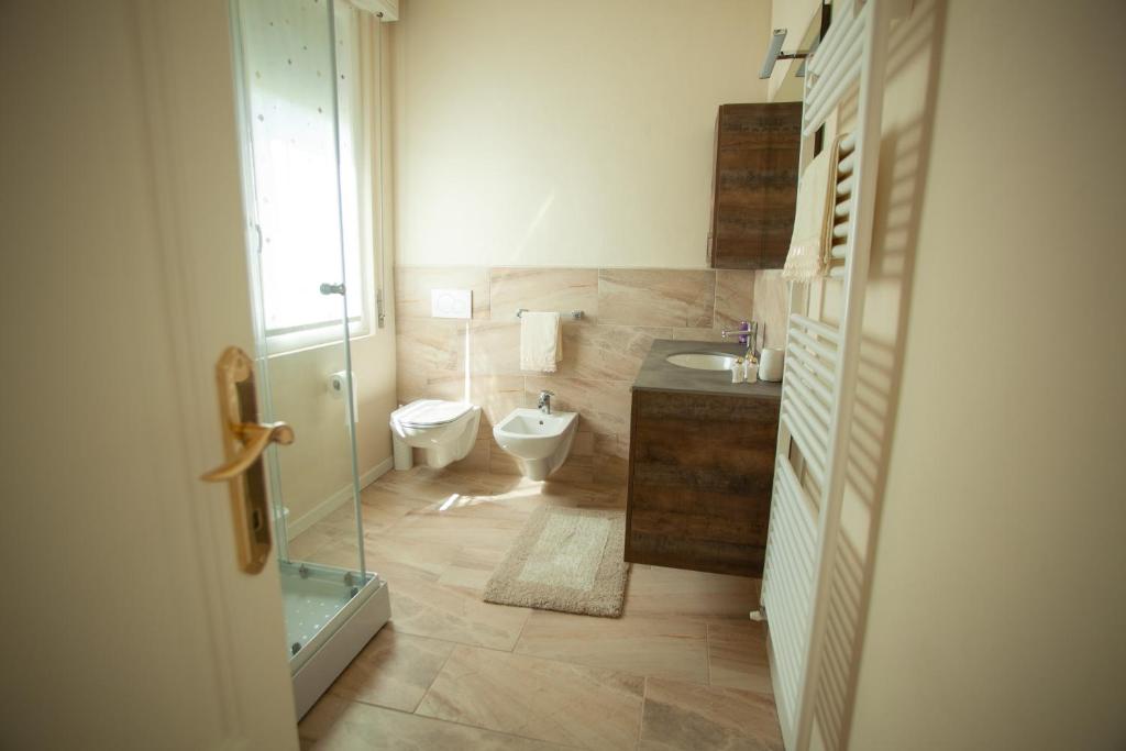Salle de bains dans l'établissement Villa Moiacchina Luxury Home