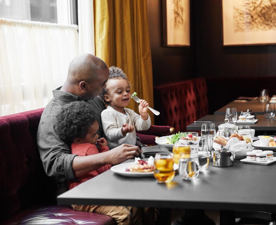 Hóspedes ficando em Four Seasons Hotel New York Downtown