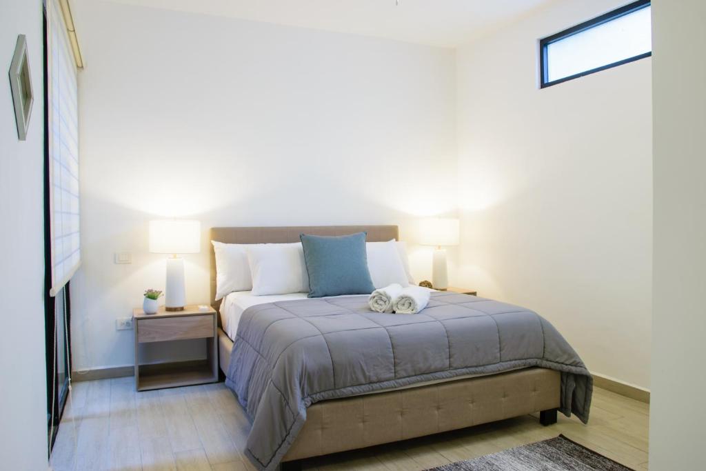 Jardín y Área de Terraza