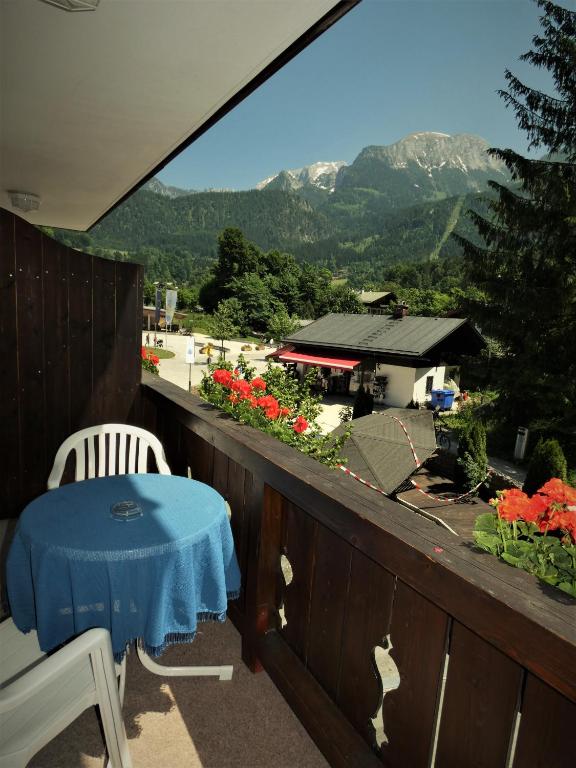 Nespecifikovaný výhled na hory nebo výhled na hory při pohledu z hotelu