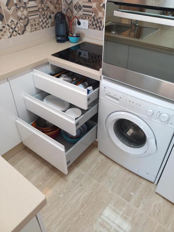 Kuchyňa alebo kuchynka v ubytovaní ARROYO NEW APARTMENT BENALMÁDENA, MÁLAGA - Sea view, pool, WIFI