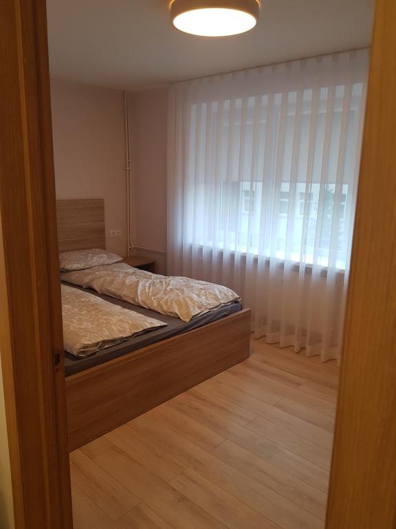 Lova arba lovos apgyvendinimo įstaigoje Vilniaus 123