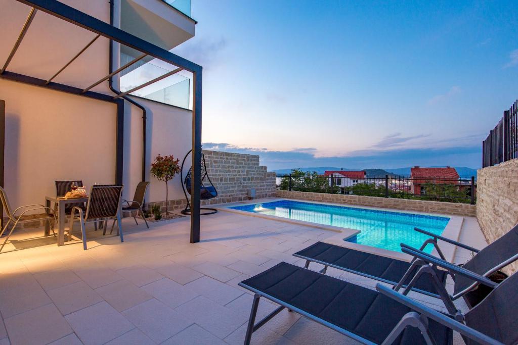 Bazén v ubytovaní Luxury Apartment Joo & Joo alebo v jeho blízkosti