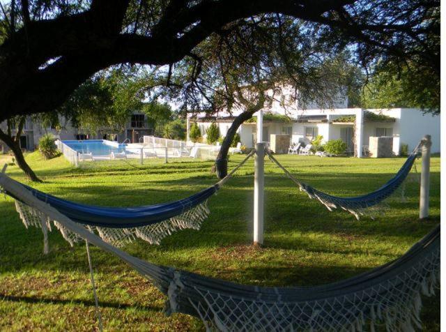 Un jardín fuera de Complejo Colon Village