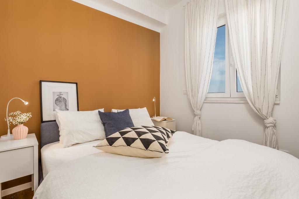 Posteľ alebo postele v izbe v ubytovaní Penthouse SeaByMe with 2 Terraces