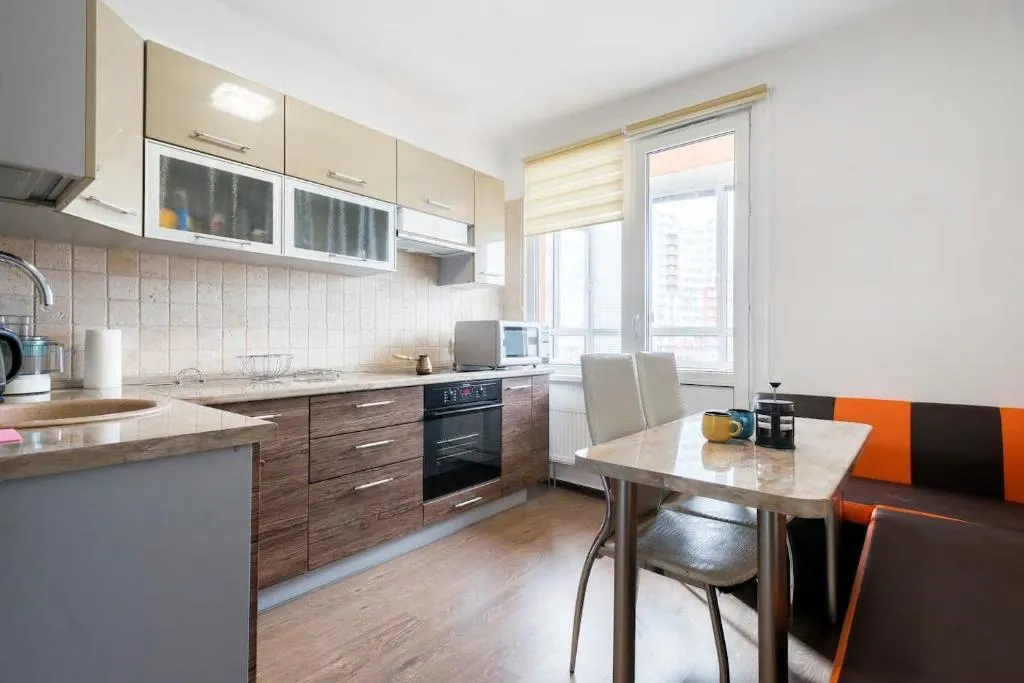 One-Bedroom Apartment in the City Center near Metro, Sankt Petersburg, Rusia