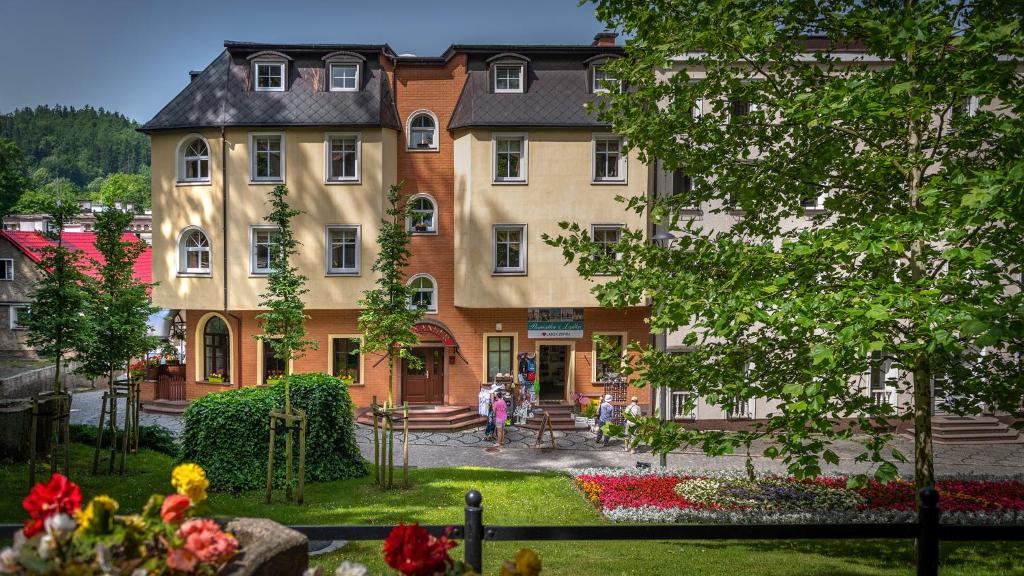 Vonkajšia záhrada v ubytovaní Willa Alexander