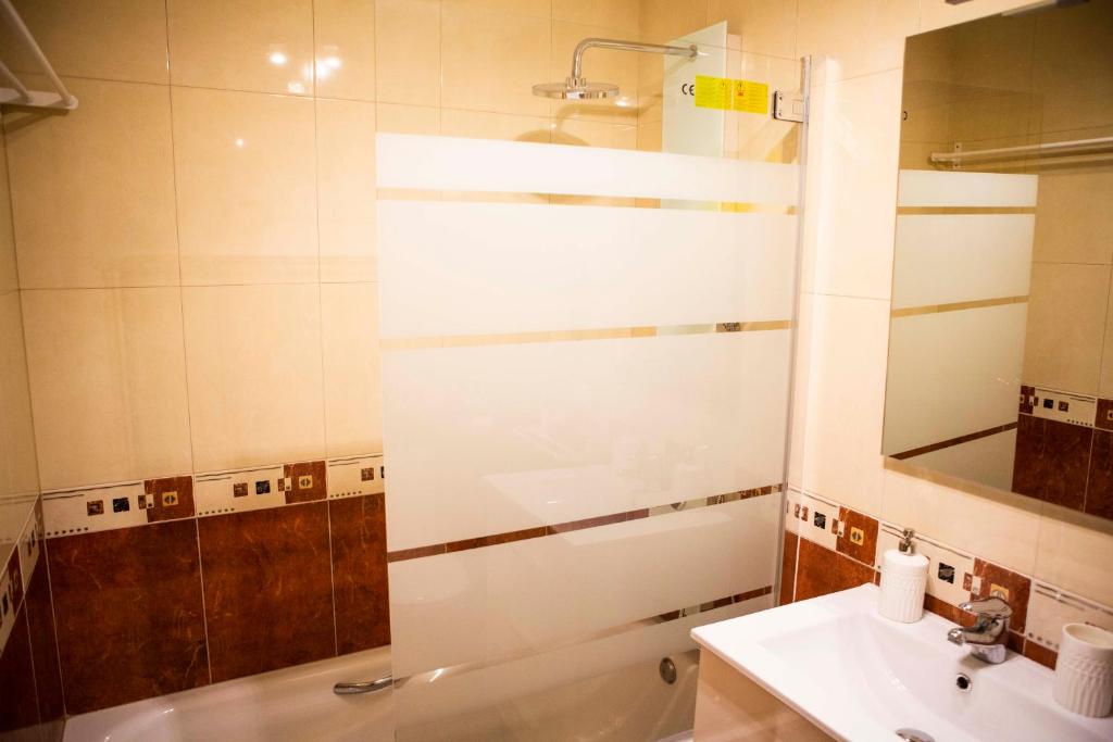 Kúpeľňa v ubytovaní Apartment las sirenas -WiFi 100 Mb-, Sea view