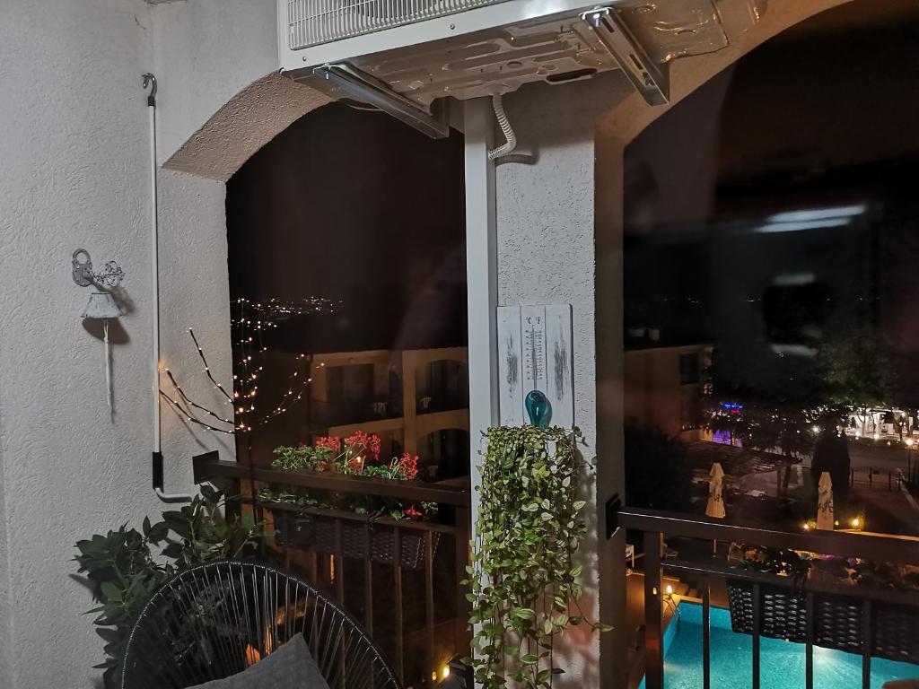 The swimming pool at or close to Paradise Bay D8 Apartment