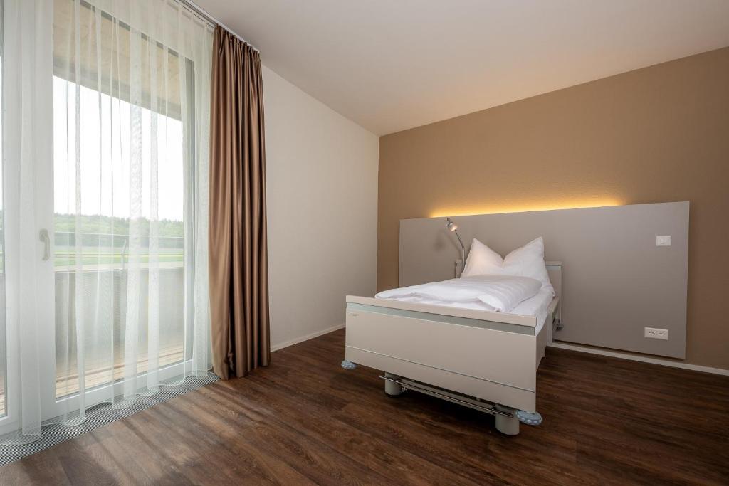 Pflegehotel Sutz-Lattrigen - Appartement Met één Slaapkamer