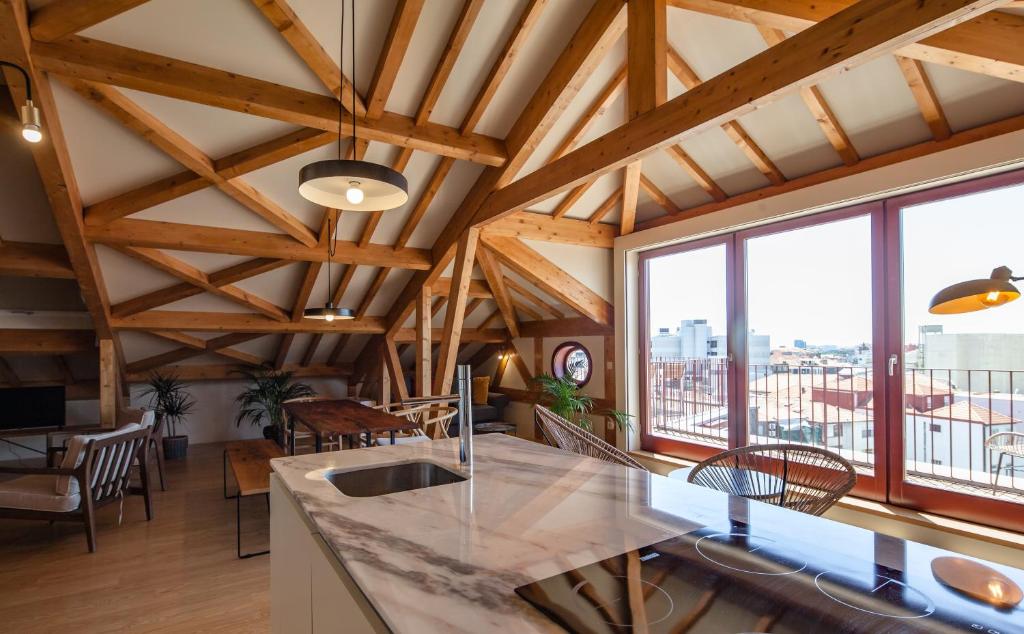 Aparthotel Oporto Alves da Veiga - Three-Bedroom Apartment - Penthouse With Terrace And Pool View