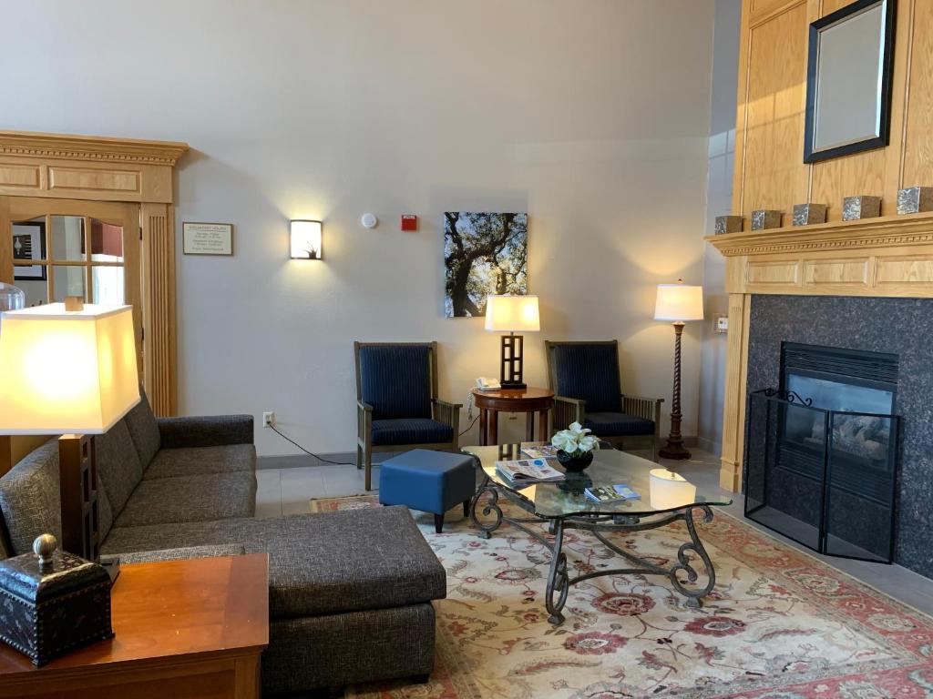 Country Inn & Suites by Radisson Kenosha - Pleasant Prairie photo
