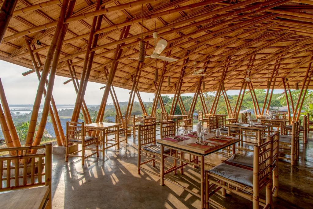 Hanchey Bamboo Resort 2