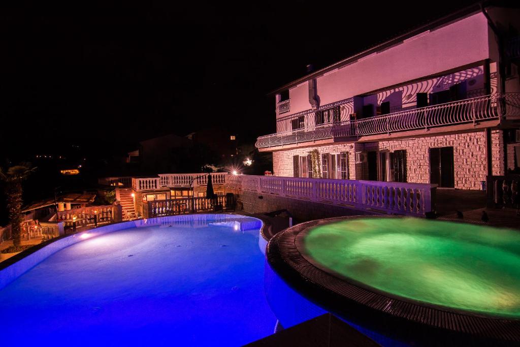 Bazén v ubytování Guesthouse SOLE nebo v jeho okolí