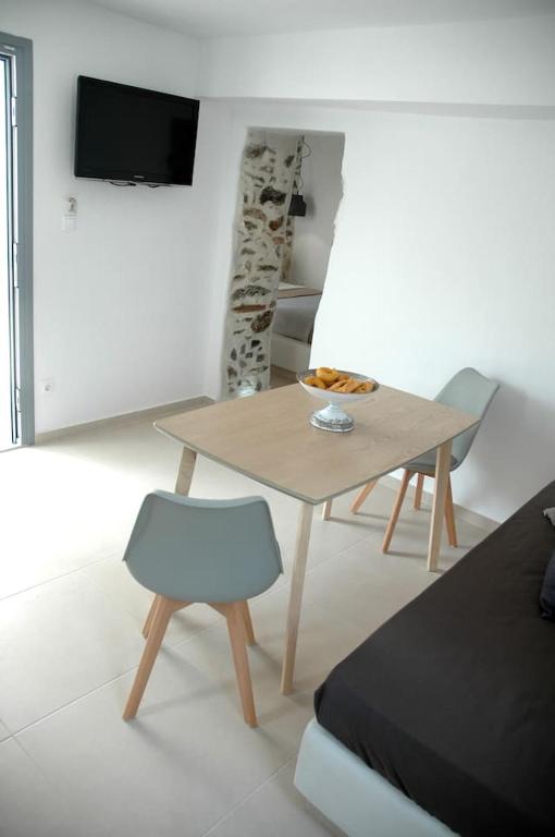 TV a/nebo společenská místnost v ubytování Kalypso House