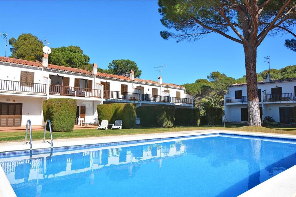 Bazén v ubytování Holiday Home Gardenia nebo v jeho okolí