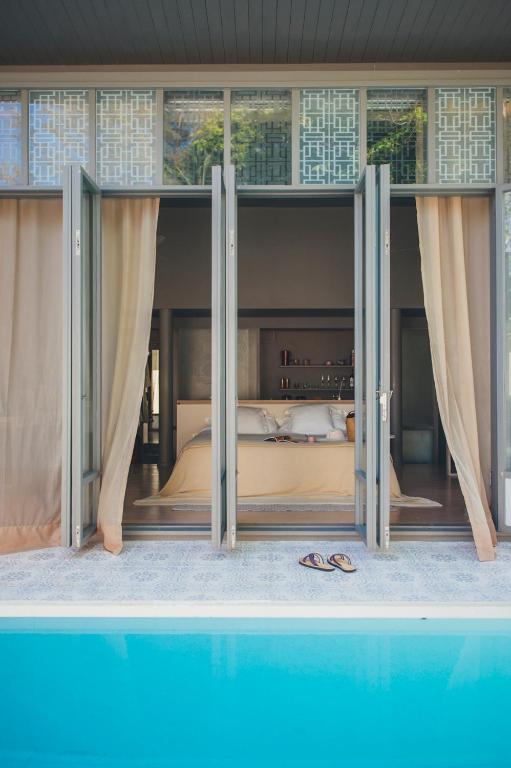Bazén v ubytování SALA Phuket Mai Khao Beach Resort nebo v jeho okolí
